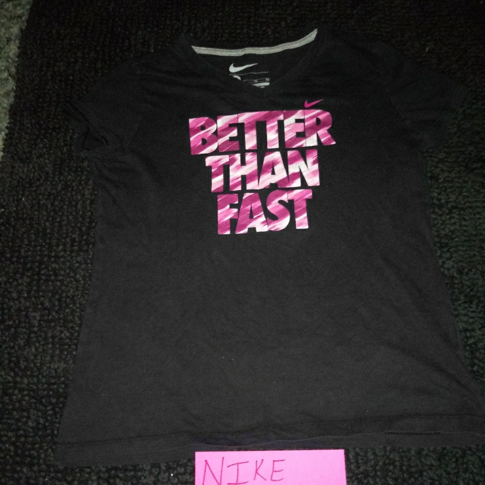 GIRLS NIKE TSHIRT